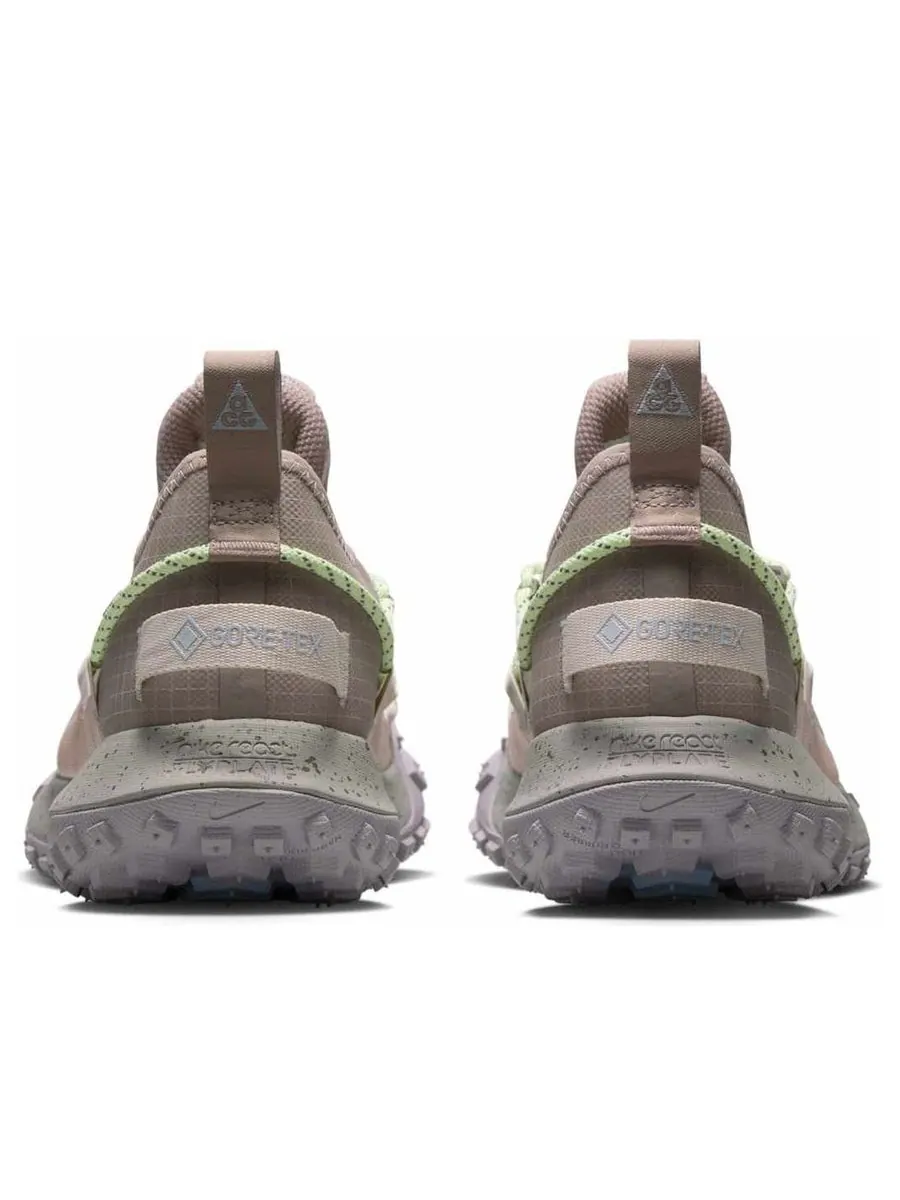 Кроссовки Nike ACG Mountain Fly Low Gore-Tex 'College Grey Cave Stone' — изображение 5 из 6, серый