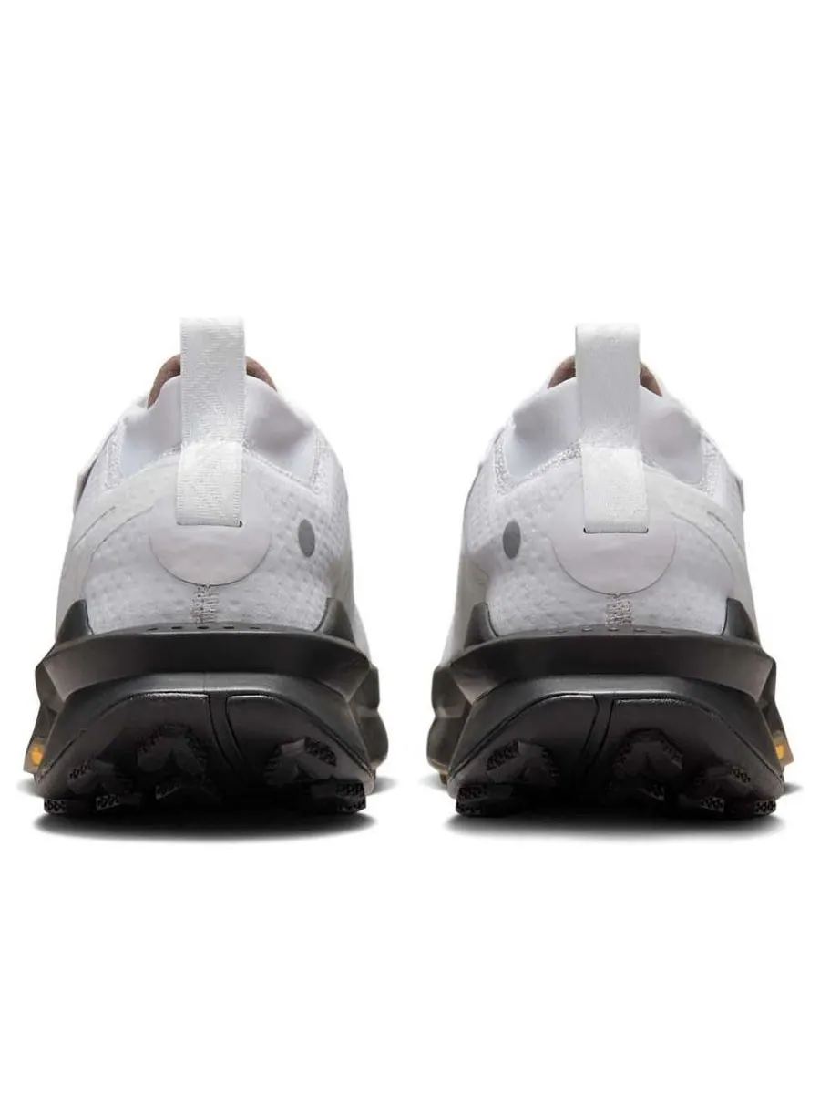 Кроссовки Nike ZoomX Zegama Trail 2 'Vast Grey Black Gum' — изображение 5 из 6, серый