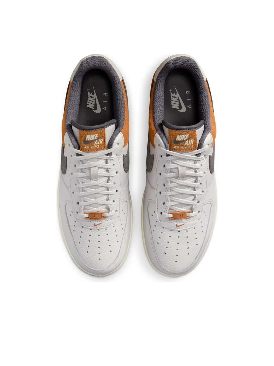 Кроссовки Nike Air Force 1 '07 LV8 'Phantom Copper Moon' — изображение 4 из 6, серый