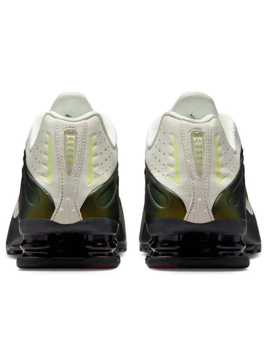 Кроссовки (WMNS) Nike Shox R4 'Sail Light Lemon Twist' — изображение 5 из 6, бежевый