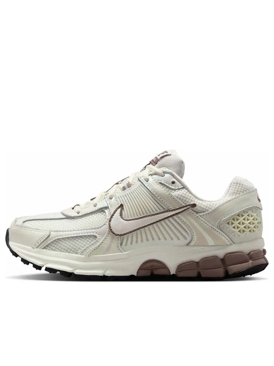 Кроссовки (WMNS) Nike Air Zoom Vomero 5 'Sail Mink Brown Black' — изображение 1 из 6, бежевый