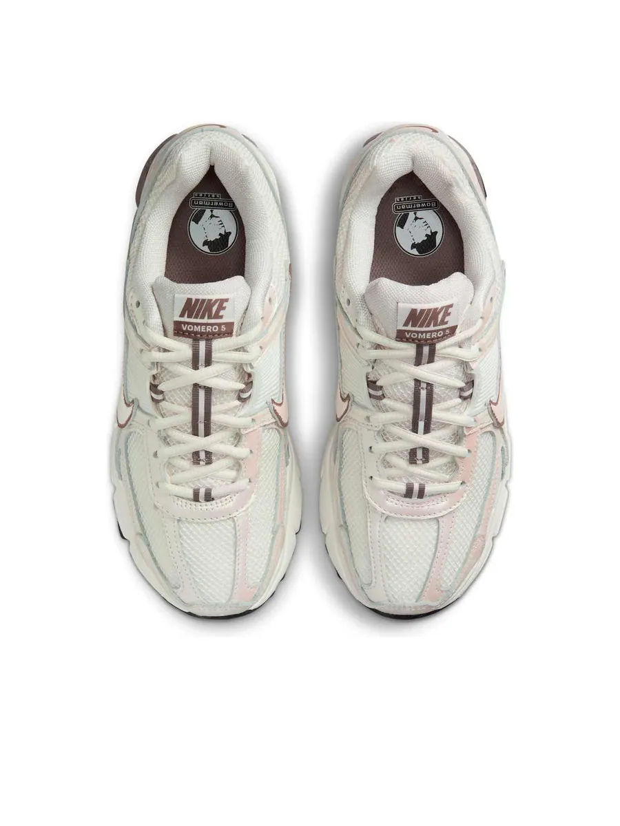 Кроссовки (WMNS) Nike Air Zoom Vomero 5 'Sail Mink Brown Black' — изображение 4 из 6, бежевый
