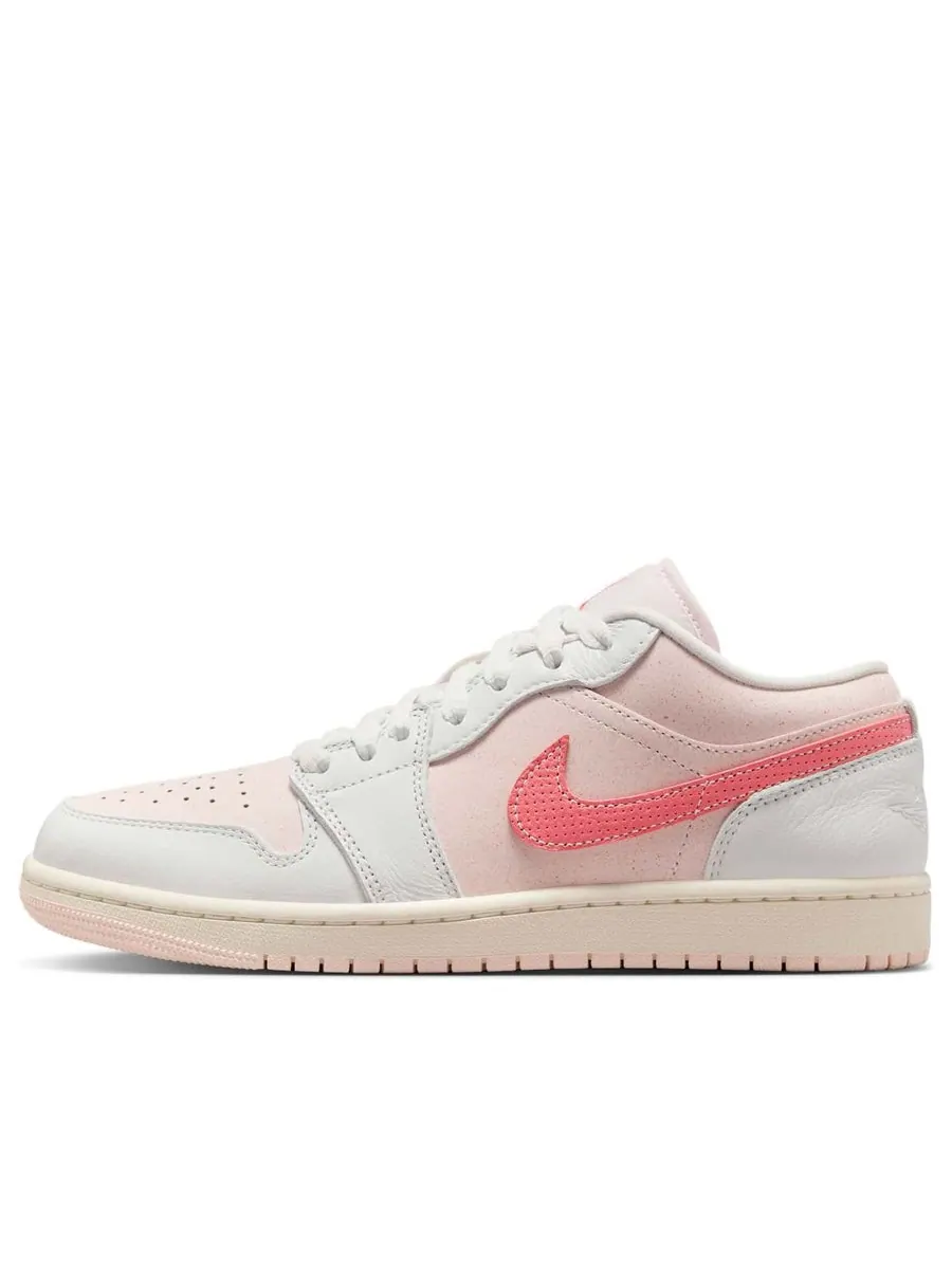 Кроссовки (WMNS) Air Jordan 1 Low SE 'Strawberry Milkshake' — изображение 1 из 6, бежевый