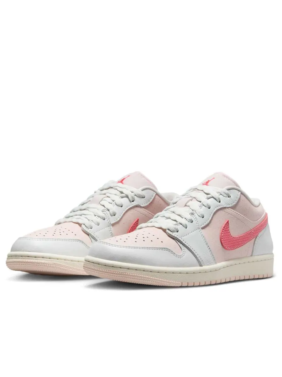 Кроссовки (WMNS) Air Jordan 1 Low SE 'Strawberry Milkshake' — изображение 3 из 6, бежевый