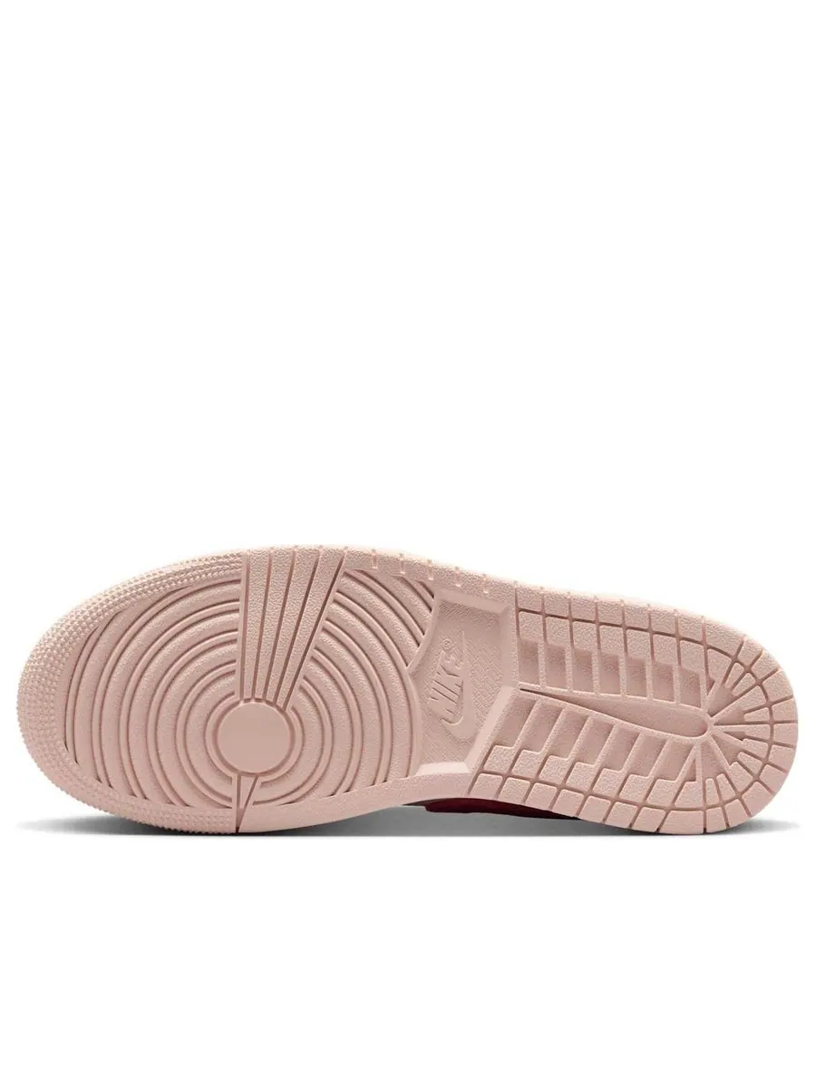 Кроссовки (WMNS) Air Jordan 1 Low SE 'Strawberry Milkshake' — изображение 6 из 6, бежевый
