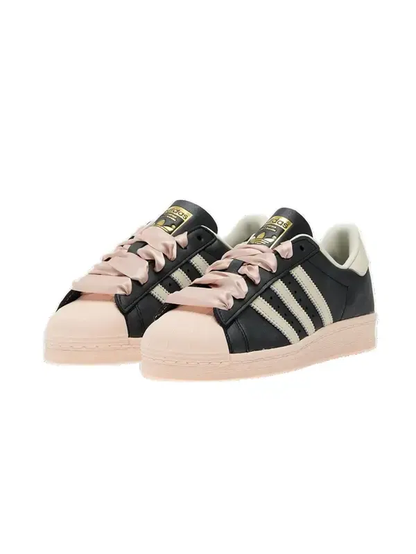 Кроссовки superstar 82 'black pink ribbon laces' Adidas — изображение 3 из 4, черный