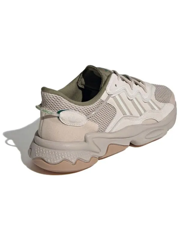 Кроссовки оригинальные ozweego Adidas — изображение 2 из 3, коричневый