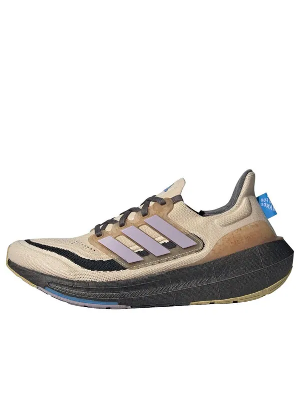 Кроссовки ультрабуст лайт Adidas — изображение 1 из 1, песочный//черный