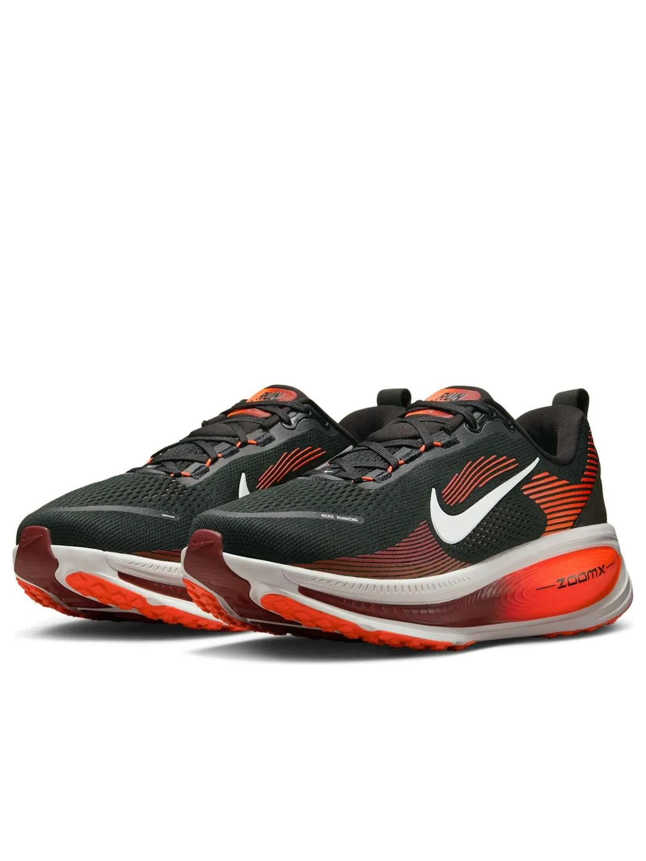 Кроссовки Nike Vomero 18 Extra Wide 'Black Bright Crimson' — изображение 4 из 6