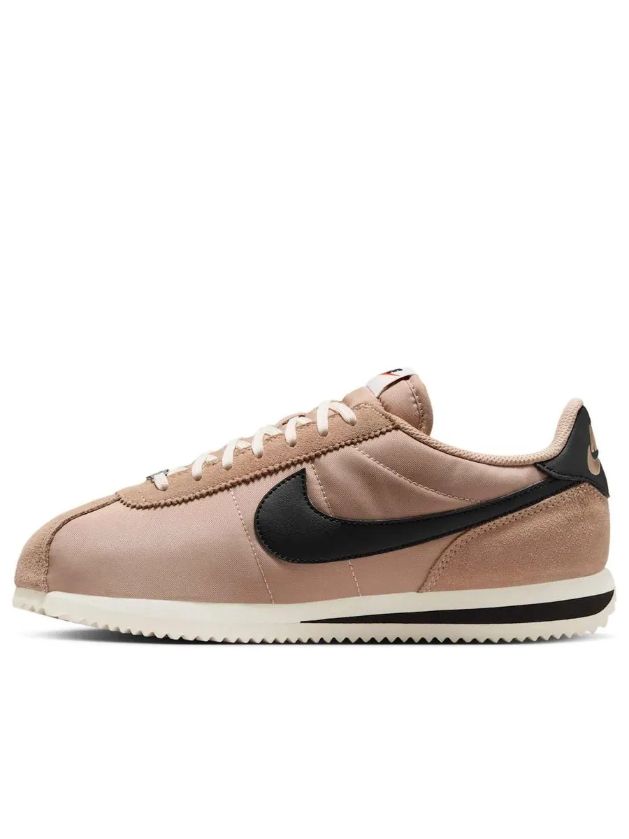 Кроссовки (WMNS) Nike Cortez 'Desert Black Sail' — изображение 1 из 6, бежевый