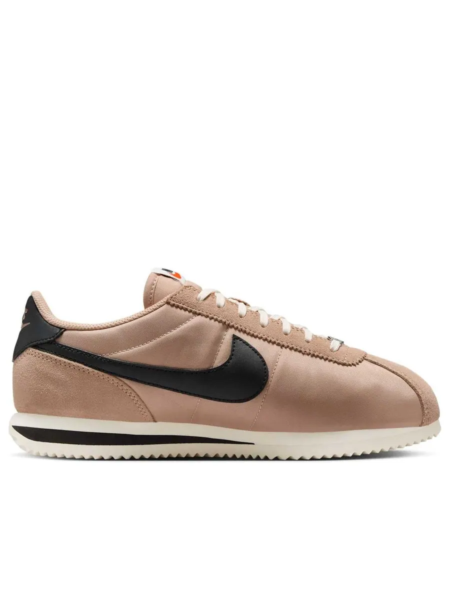 Кроссовки (WMNS) Nike Cortez 'Desert Black Sail' — изображение 2 из 6, бежевый