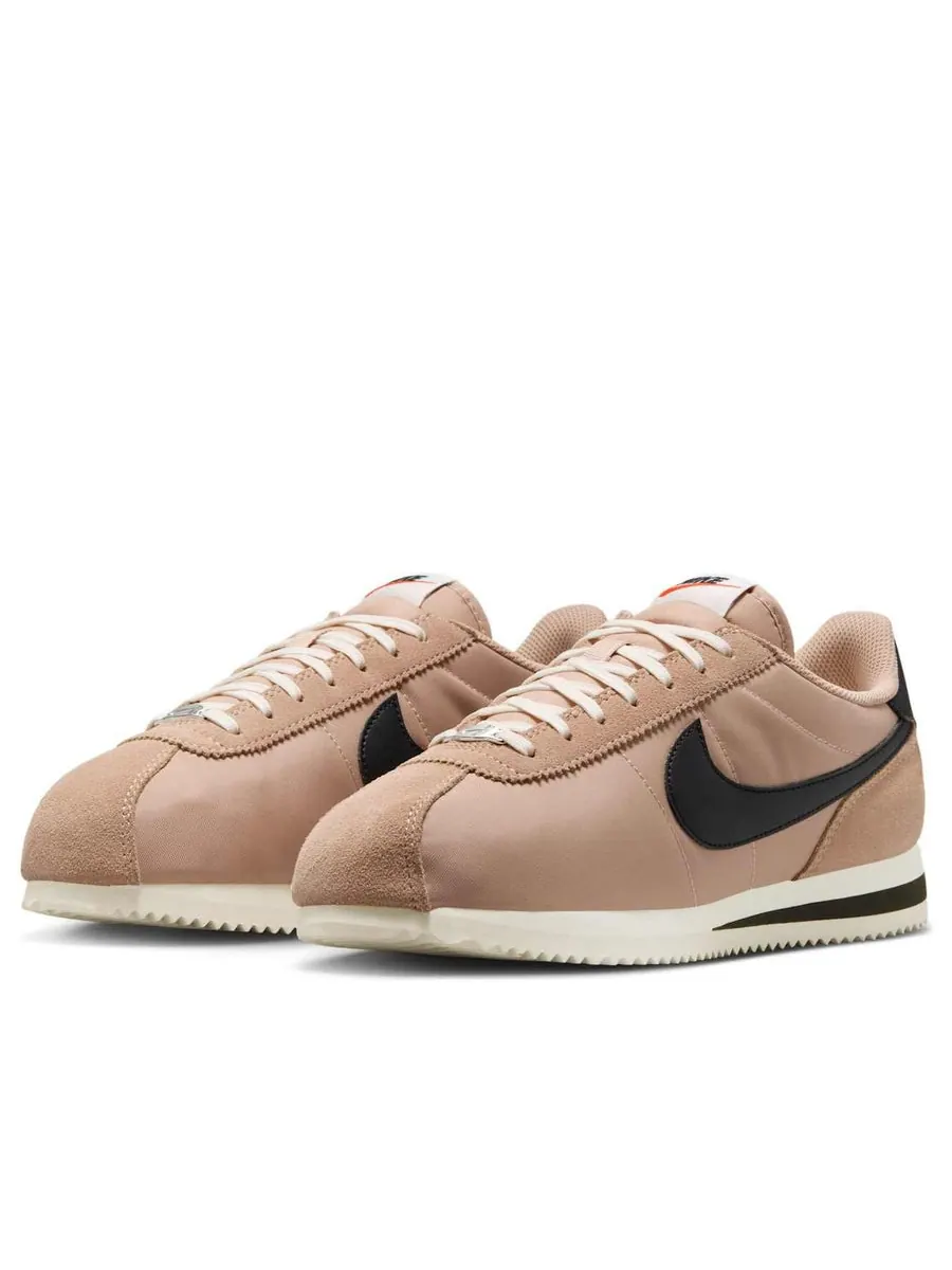 Кроссовки (WMNS) Nike Cortez 'Desert Black Sail' — изображение 3 из 6, бежевый