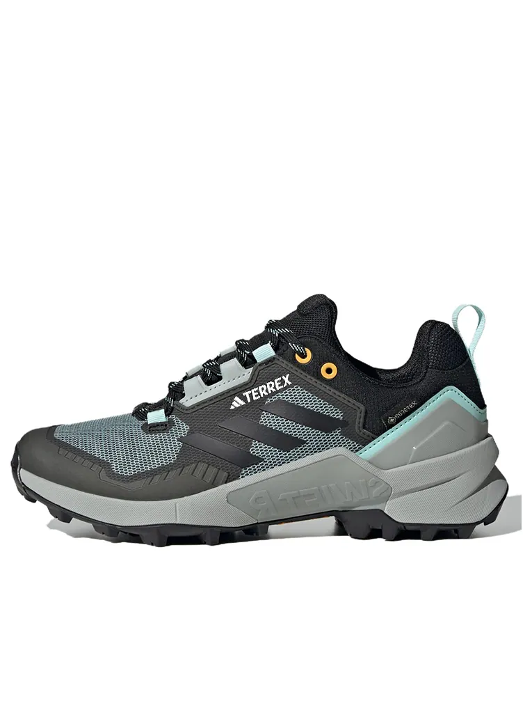 Походные кроссовки Adidas Terrex Swift R3 Gore-tex — изображение 1 из 6, черный/зеленый