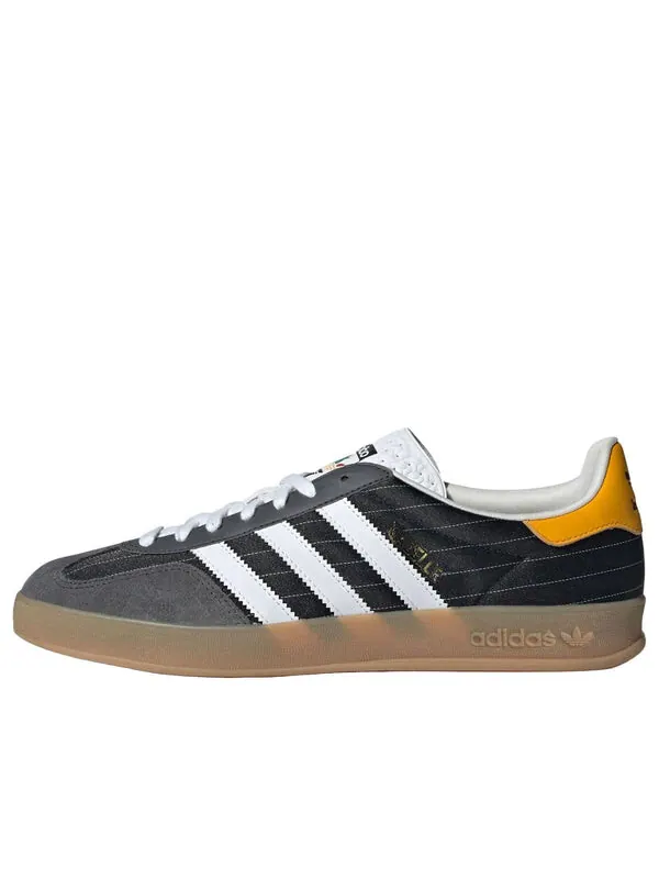 Кроссовки газель для помещений Adidas — изображение 1 из 4, черный/белый