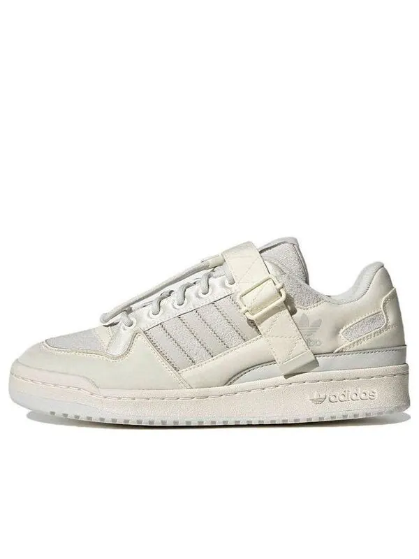 Кроссовки оригиналы форум низкий Adidas — изображение 1 из 4, белый