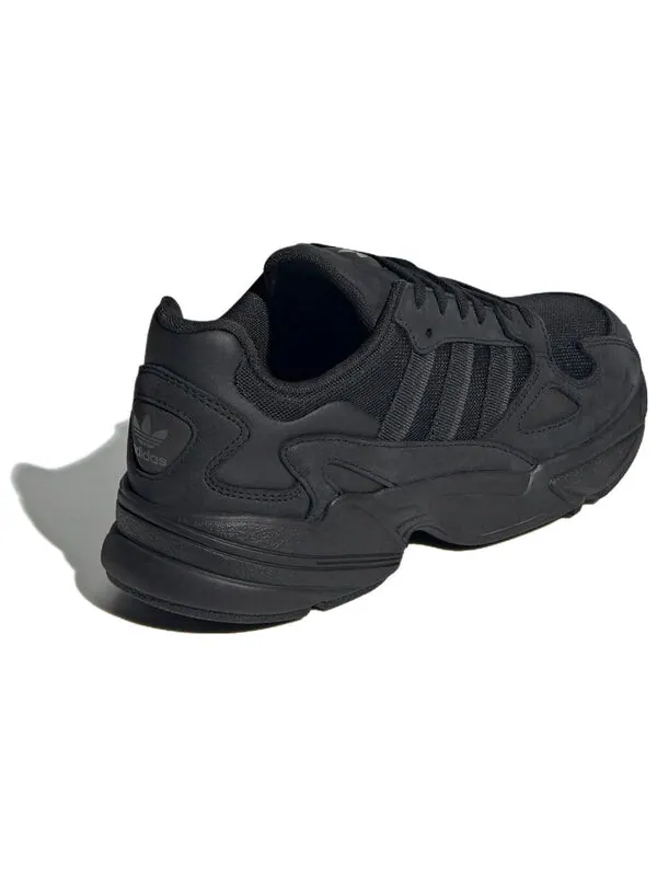 Кроссовки оригиналы falcon Adidas — изображение 4 из 4, черный