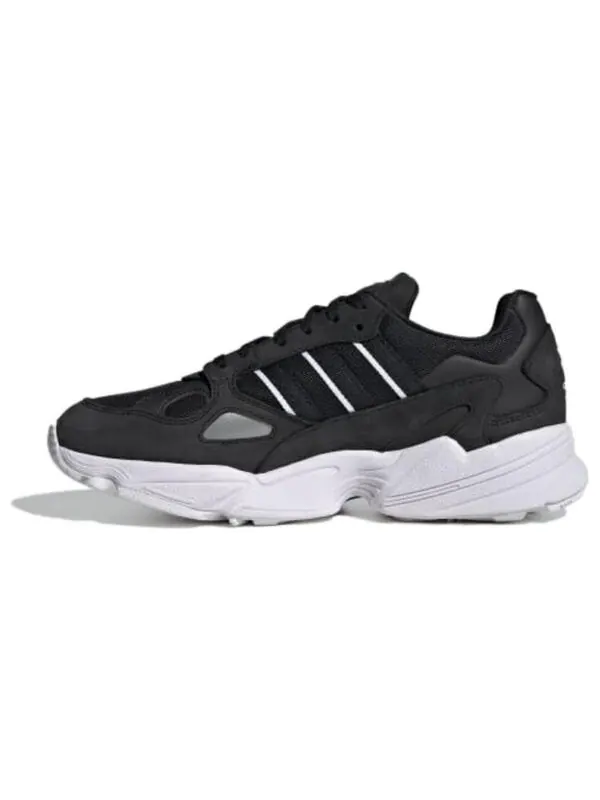 Кроссовки сокол Adidas — изображение 2 из 4, черный/черный/белый