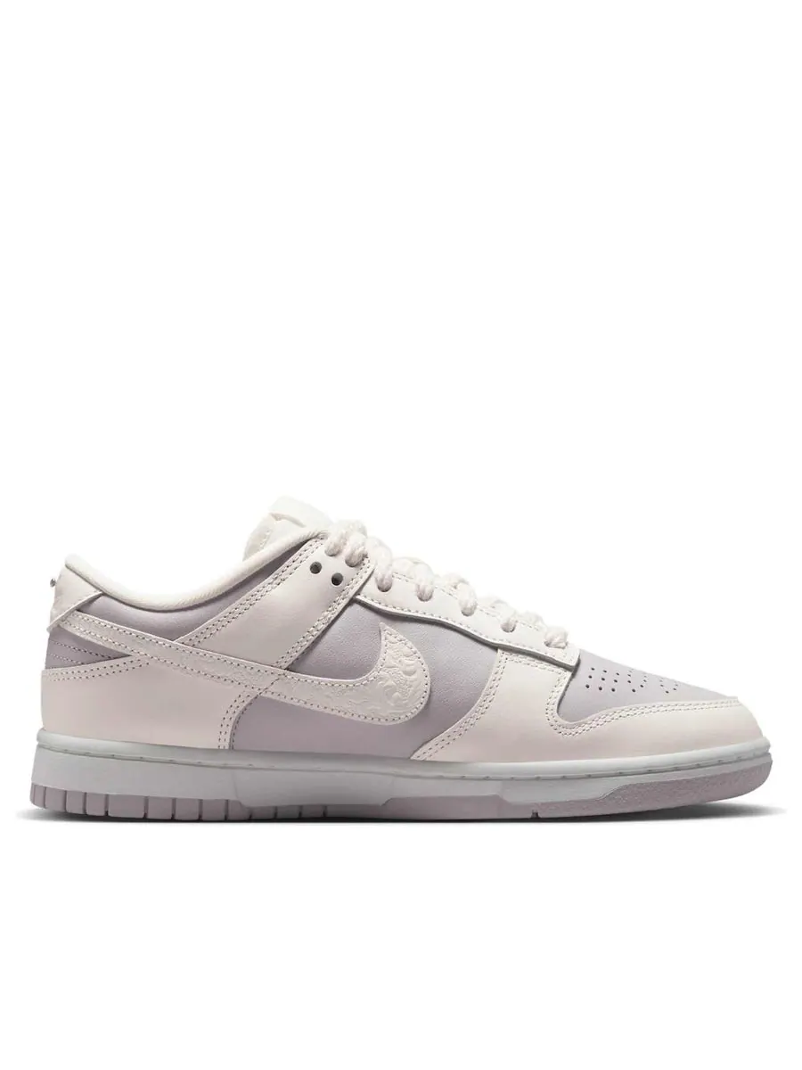 Кроссовки (WMNS) Nike Dunk Low 'Platinum Violet Sail' — изображение 2 из 6, бежевый