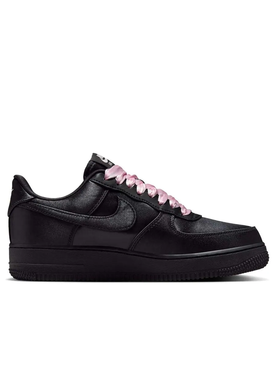Кроссовки (WMNS) Nike Air Force 1 Low '07 LV8 'Black Satin' — изображение 2 из 6, черный