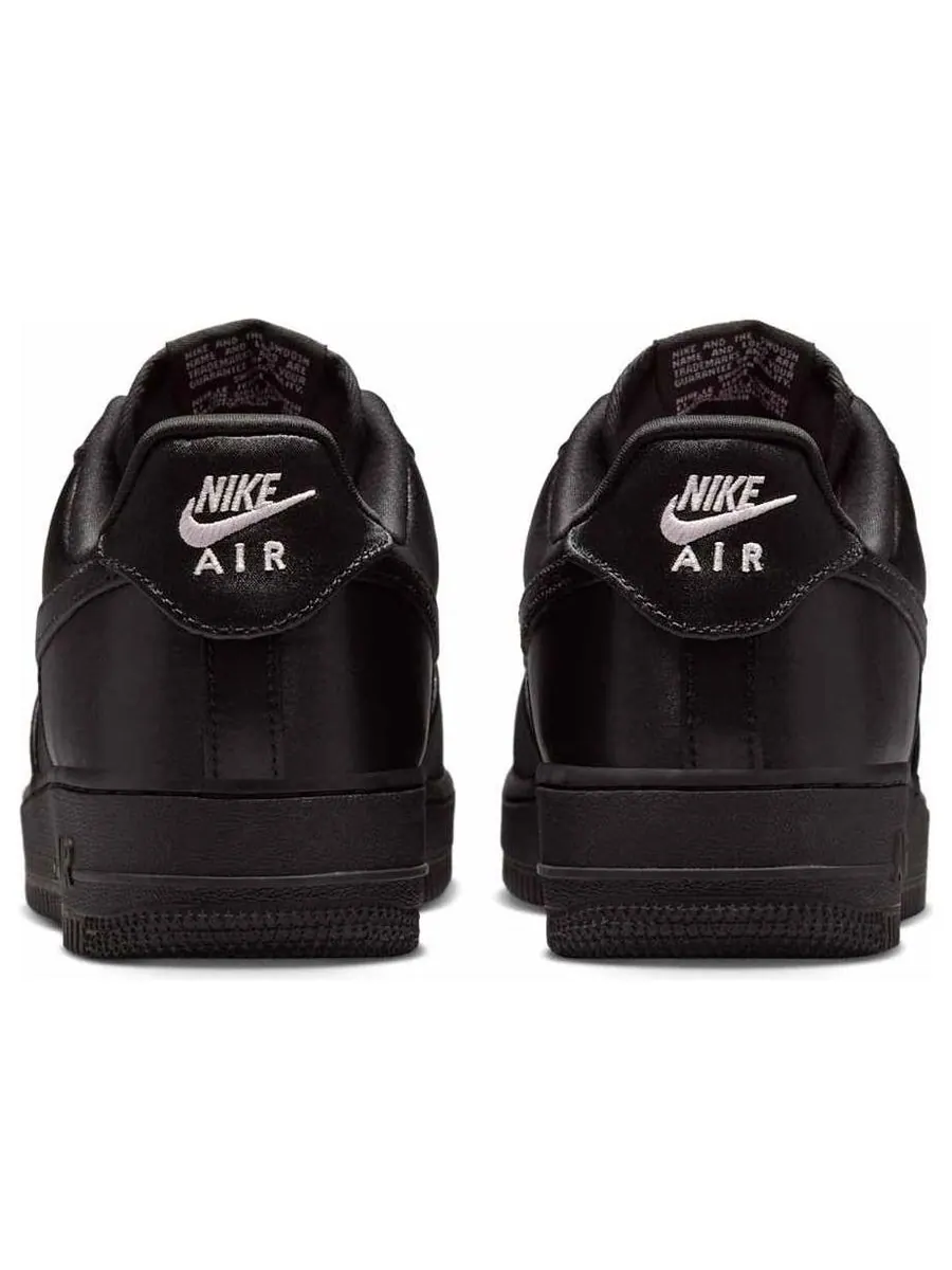 Кроссовки (WMNS) Nike Air Force 1 Low '07 LV8 'Black Satin' — изображение 5 из 6, черный