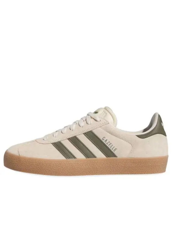 Кроссовки gazelle adv 'ecru tint focus olive' Adidas — изображение 1 из 4, оливковый