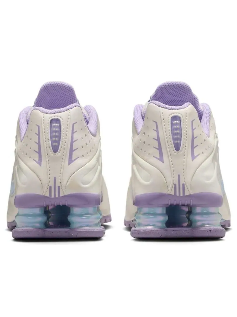 Кроссовки (GS) Nike Shox R4 'Soft Pearl Hydrangeas' — изображение 3 из 6, белый