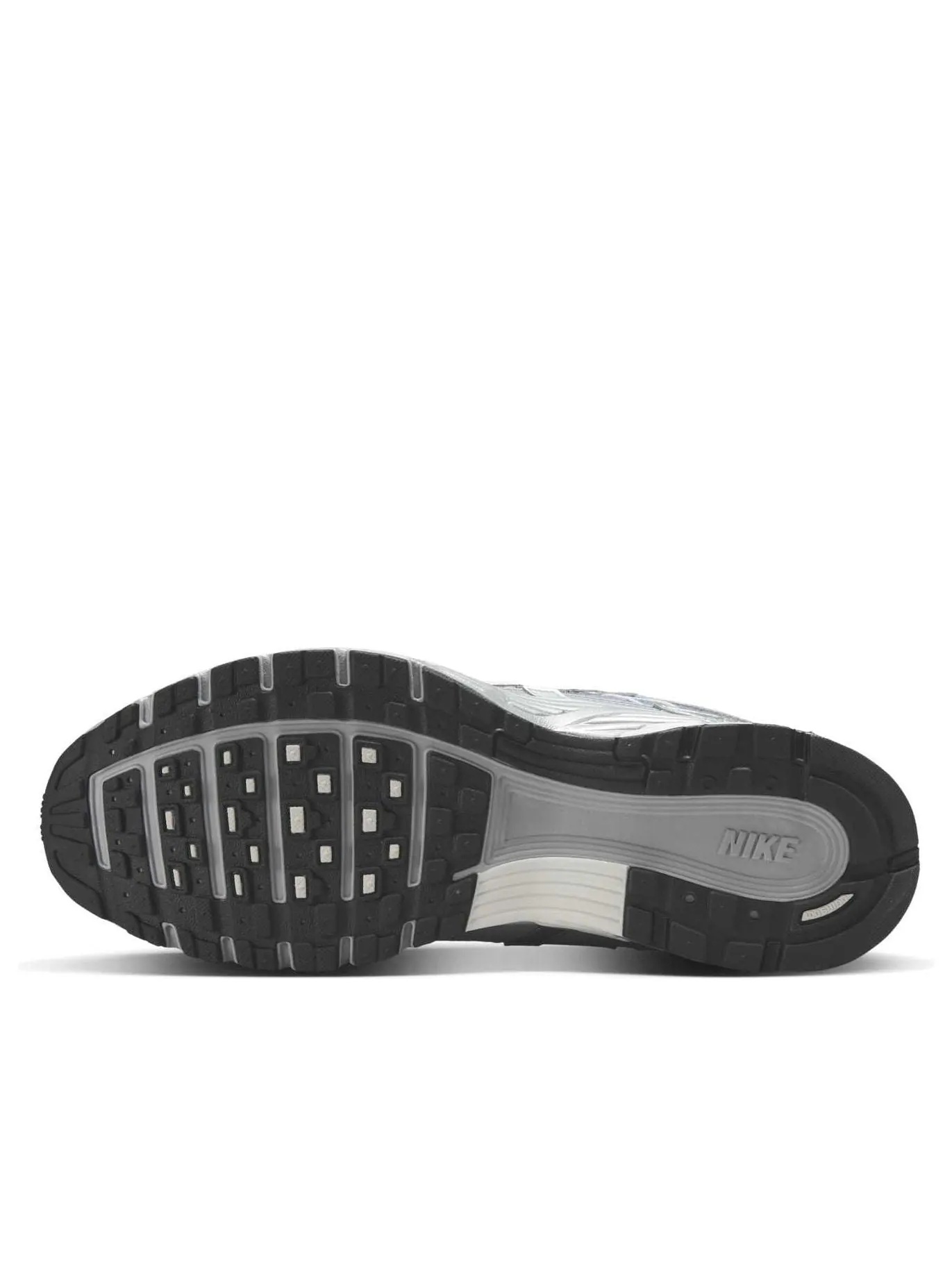 Кроссовки Nike P-6000 'Metallic Silver Wolf Grey' — изображение 5 из 6, серебряный