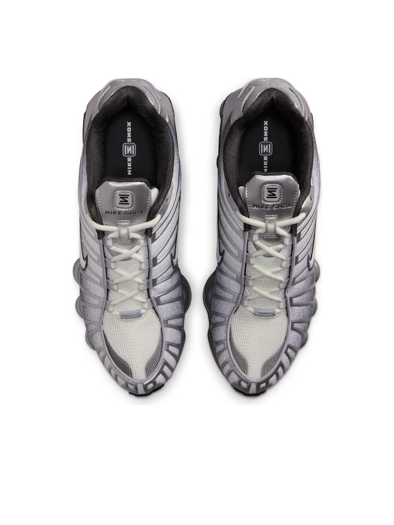 Кроссовки Nike Shox TL 'Metallic Silver Wolf Grey' — изображение 2 из 6, серебряный