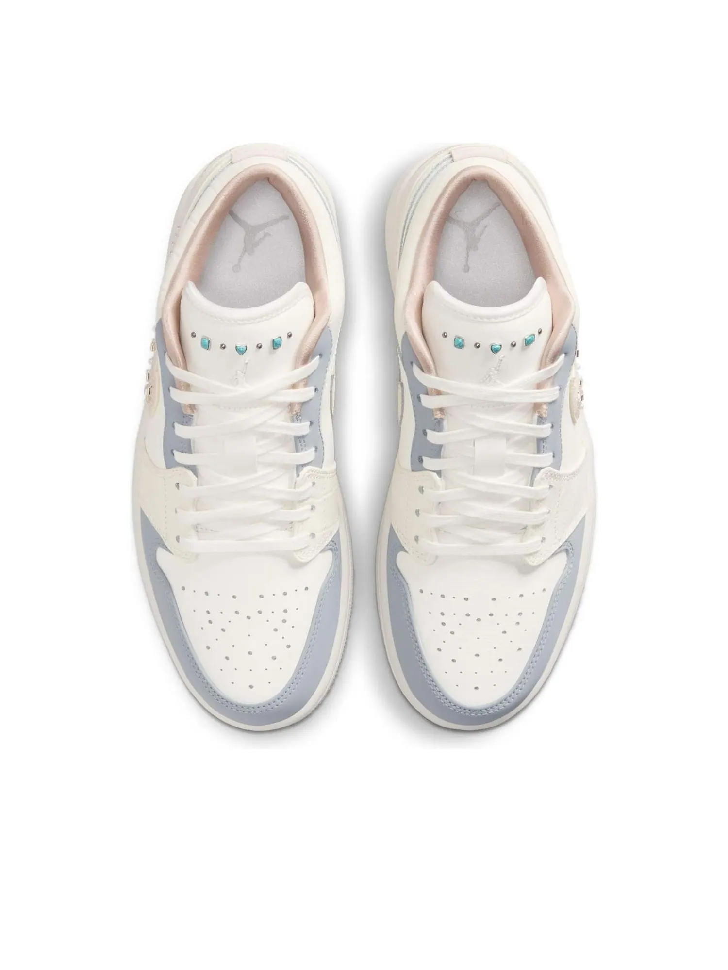 Кроссовки (WMNS) Air Jordan 1 Low 'Sail Soft Pearl' — изображение 2 из 6, бежевый