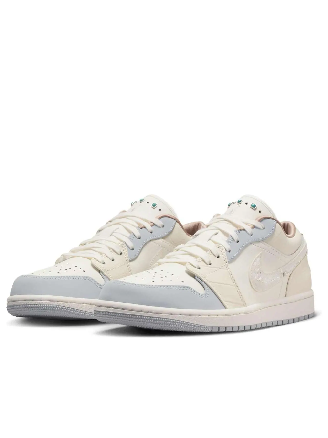 Кроссовки (WMNS) Air Jordan 1 Low 'Sail Soft Pearl' — изображение 4 из 6, бежевый