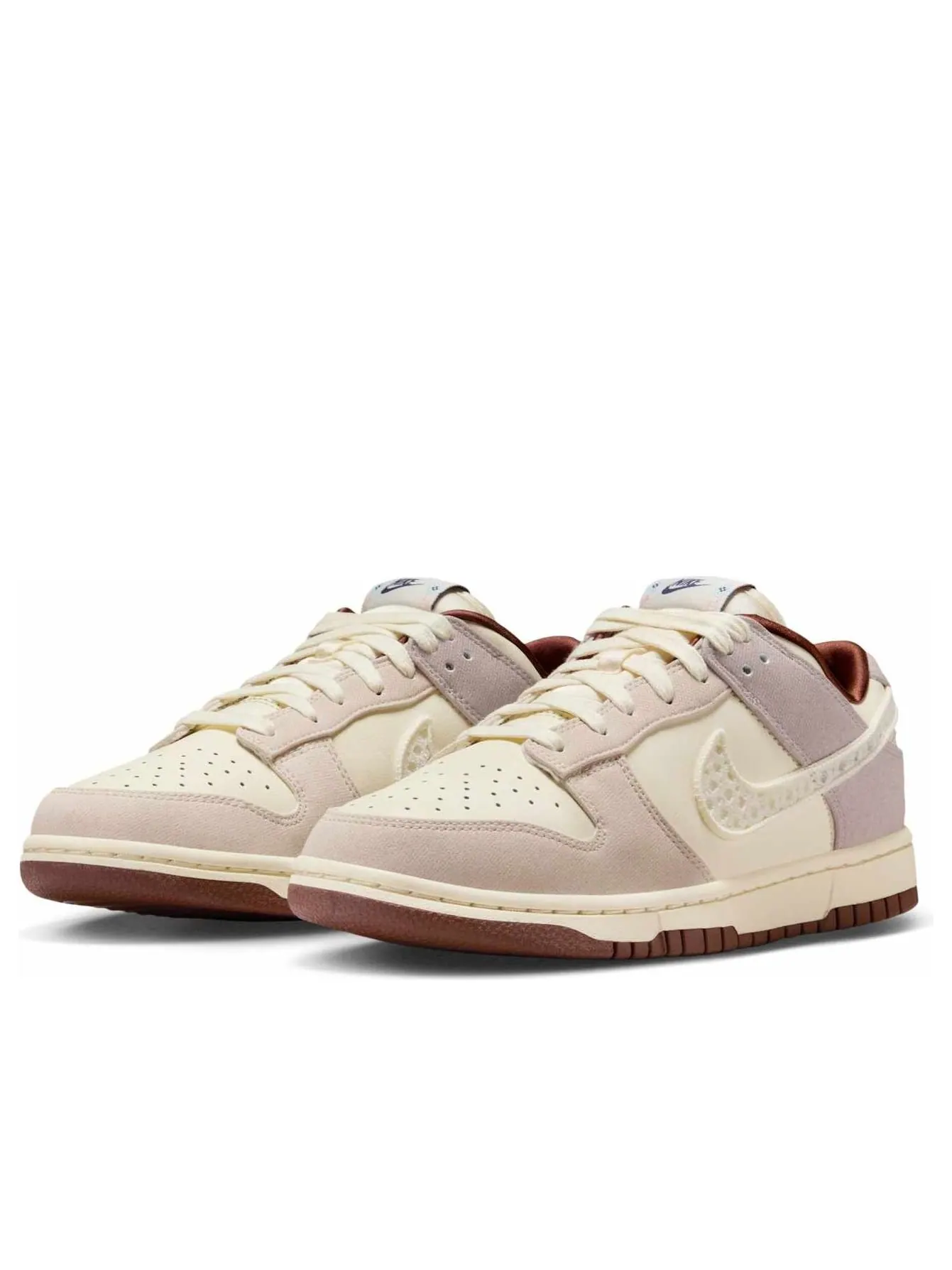 Кроссовки (WMNS) Nike Dunk Low 'Crochet Swoosh' — изображение 4 из 6, бежевый