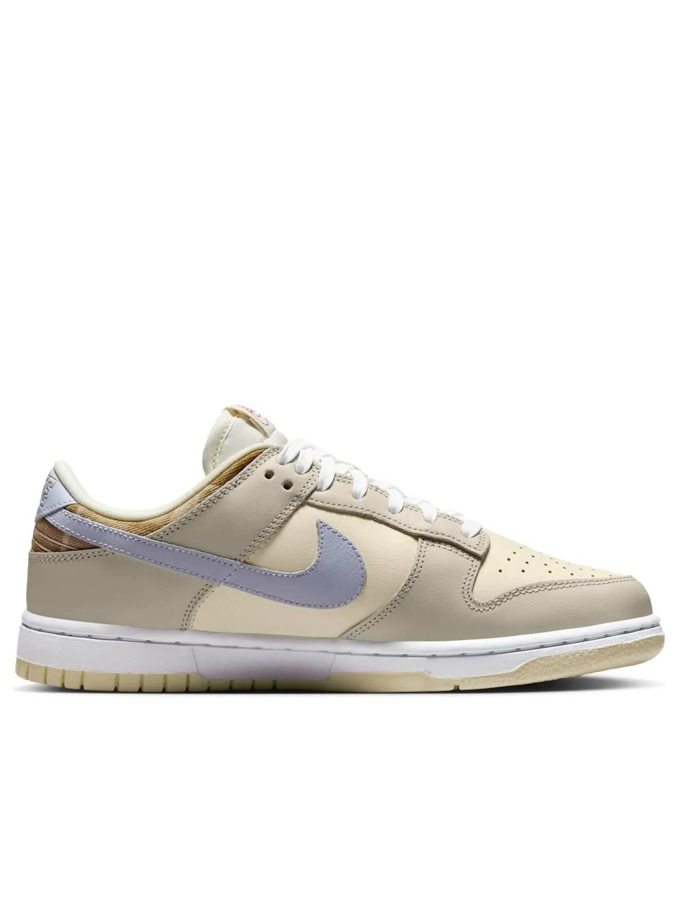 Кроссовки (WMNS) Nike Dunk Low 'Camo Collar' — изображение 2 из 6, бежевый
