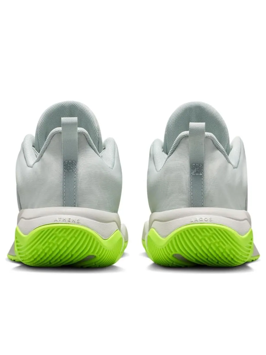 Кроссовки (GS) Nike Giannis Immortality 4 'Light Silver Volt Black' — изображение 3 из 6, серебряный