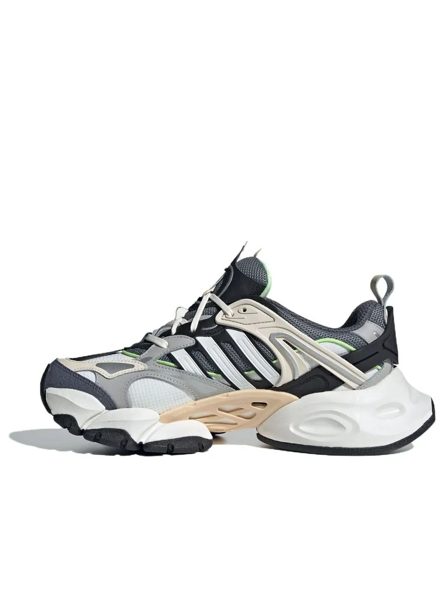 Кроссовки adidas XLG Runner Deluxe 'White' — изображение 1 из 4, белый