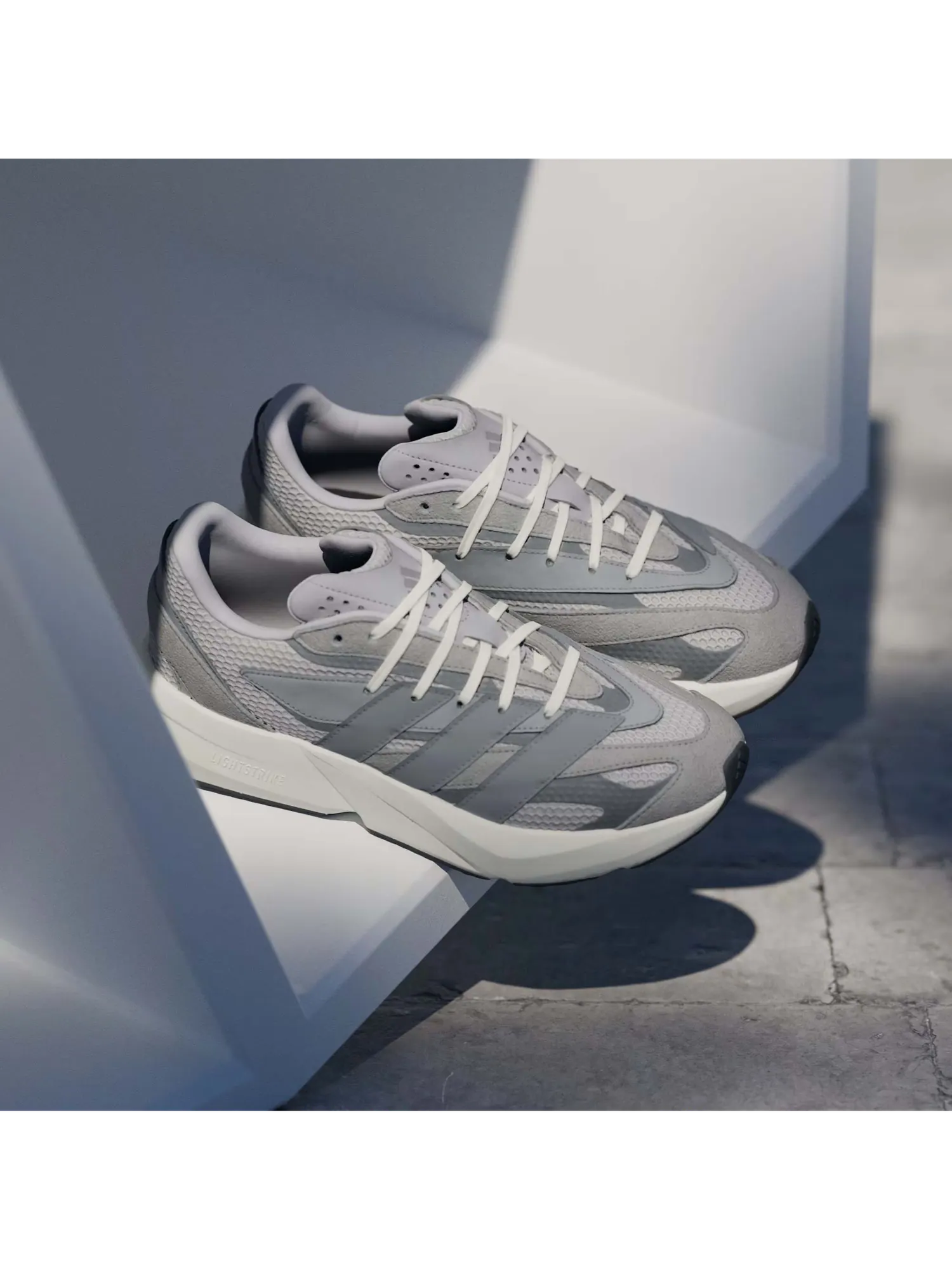 Кроссовки Adidas Lightblaze — изображение 4 из 6, серый