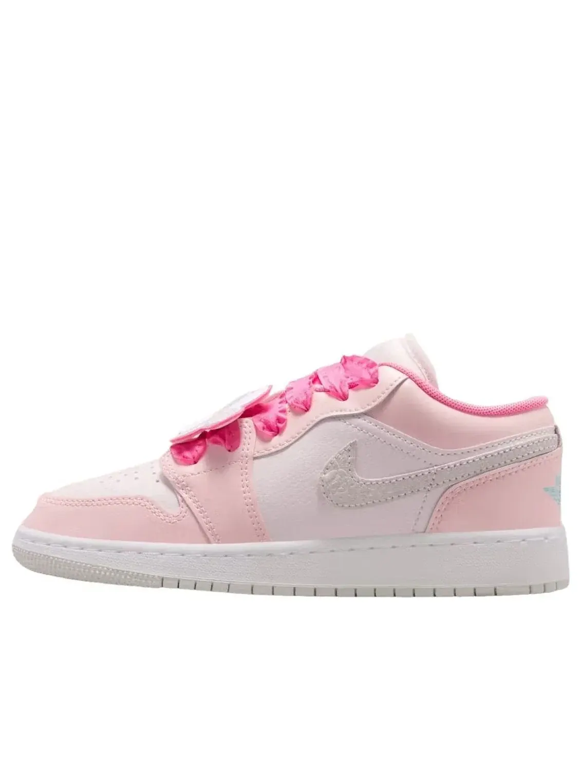 Кроссовки (GS) Air Jordan 1 Low 'Flowers Bloom' — изображение 1 из 5, розовый