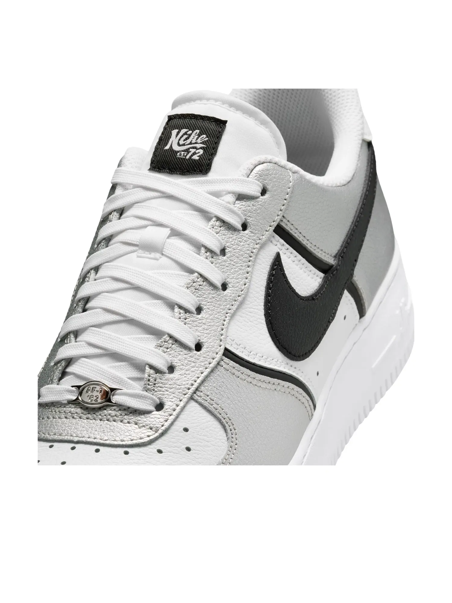 Мужские кроссовки с кожаным верхом Air Force 1 '07 LV8 Metallic Silver White Coconut Milk Nike — изображение 6 из 7