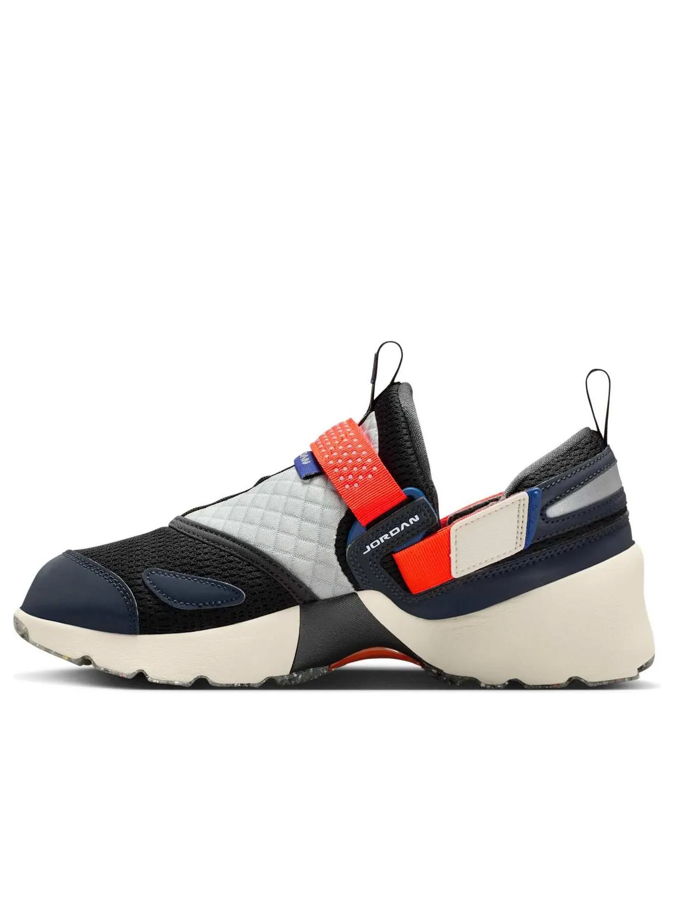 Кроссовки (WMNS) Air Jordan Trunner LX 'Black Coconut Milk' — изображение 1 из 6, черный