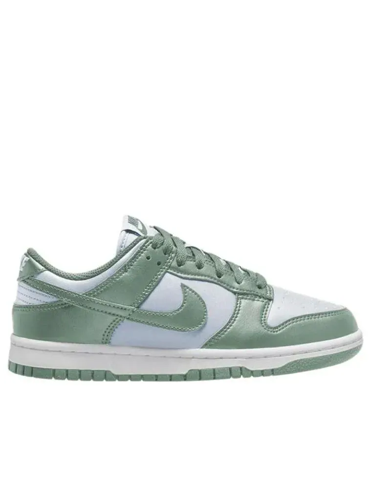 Кроссовки (WMNS) Nike Dunk Low 'Mint Green Steam White' — изображение 2 из 3, зеленый