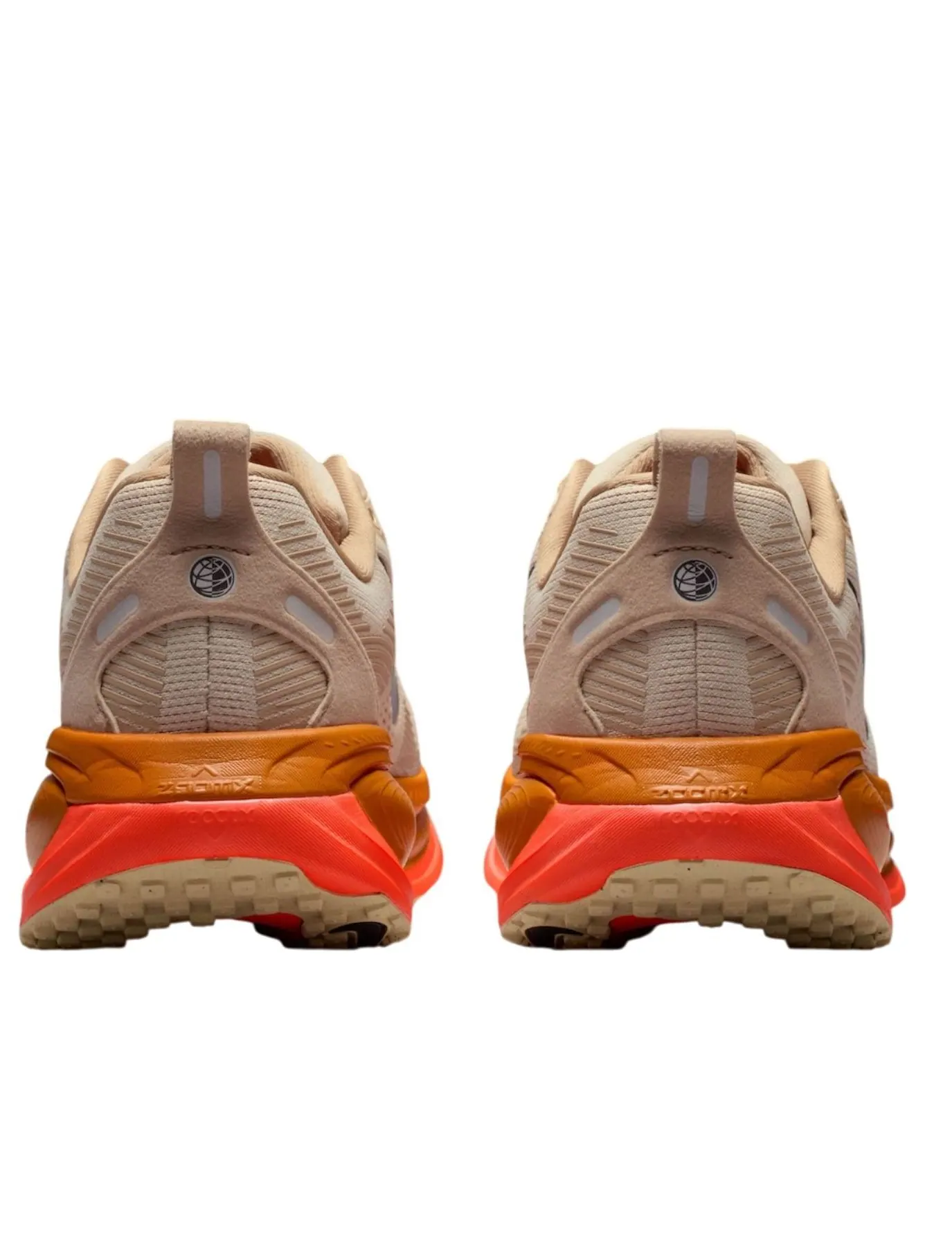 Кроссовки Nike Vomero 18 'Running Poets' — изображение 5 из 6, бежевый