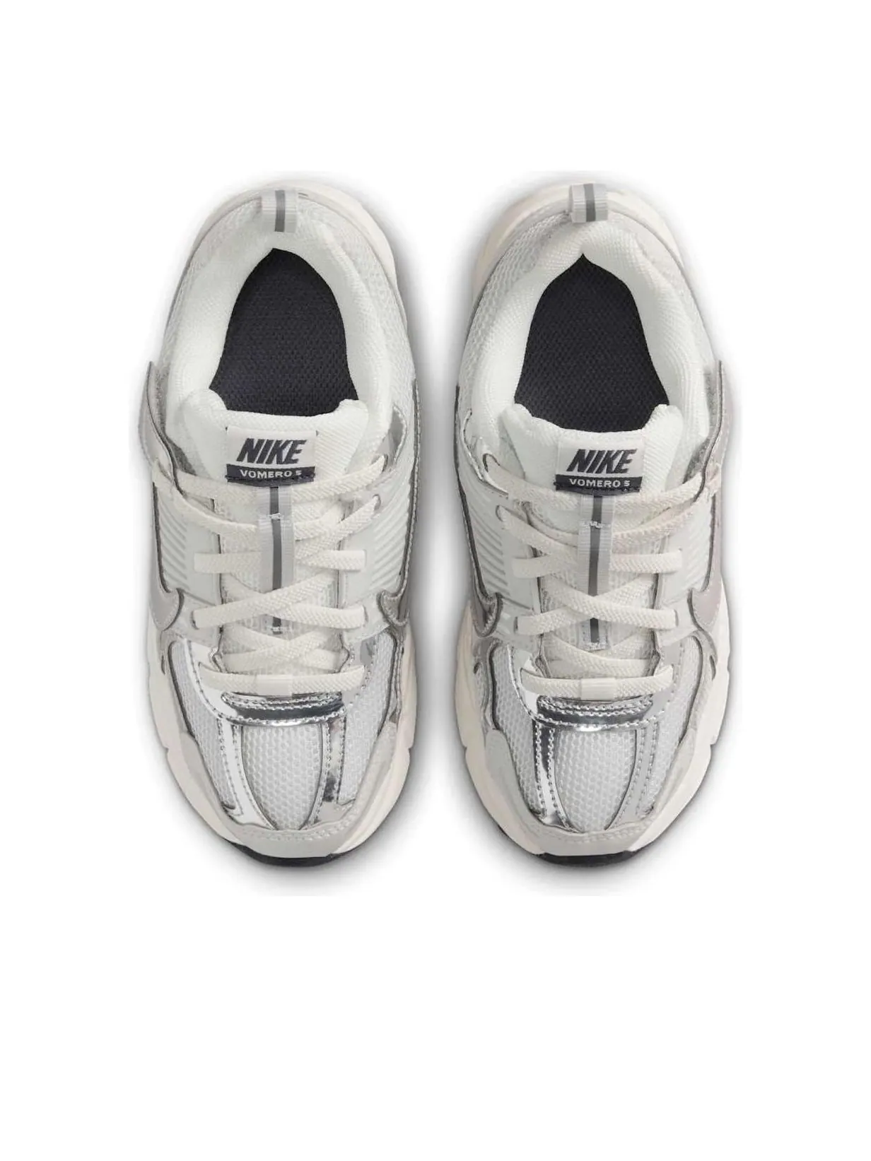 Кроссовки (PS) Nike Vomero 5 'Photon Dust Chrome' — изображение 2 из 6, серебряный