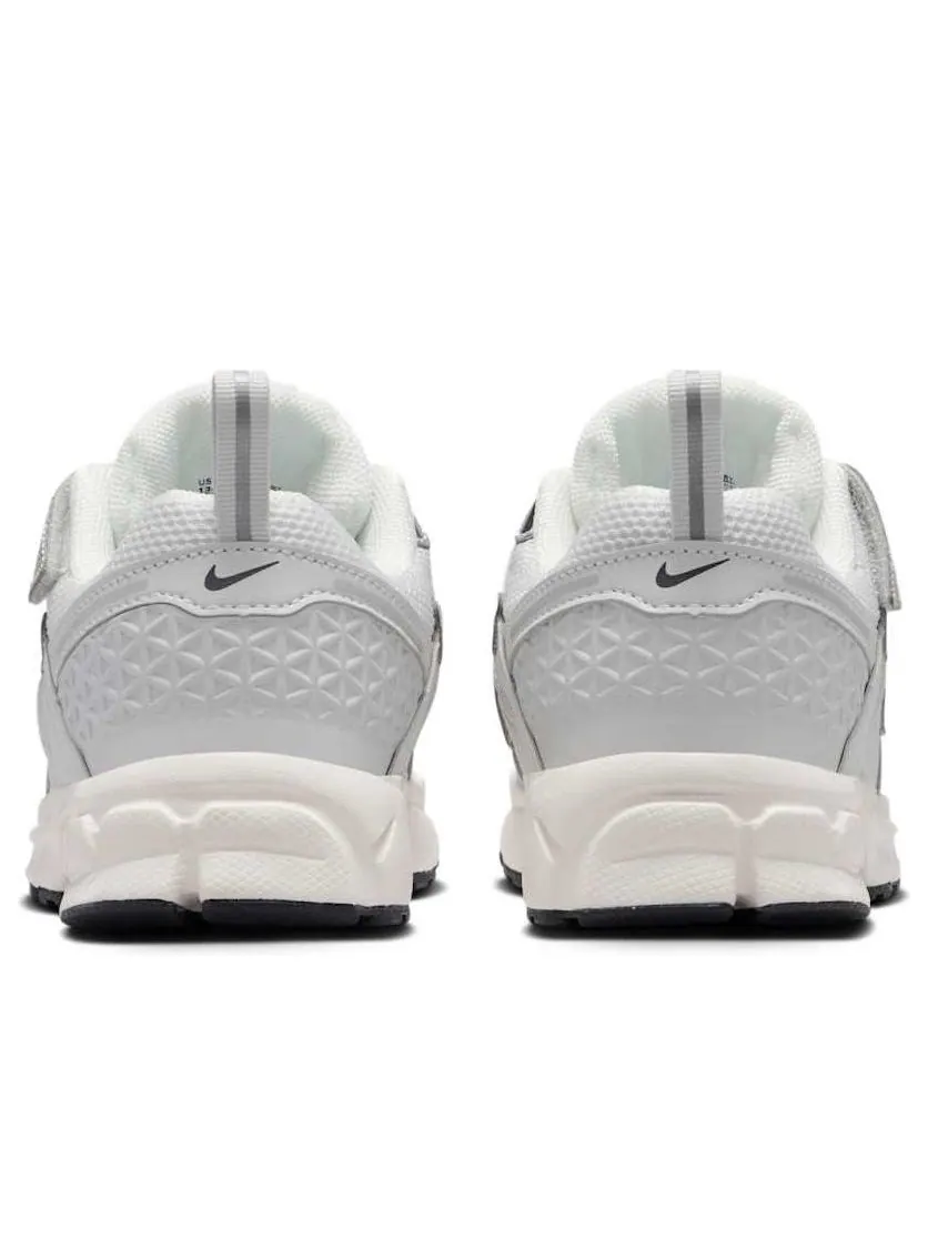 Кроссовки (PS) Nike Vomero 5 'Photon Dust Chrome' — изображение 3 из 6, серебряный