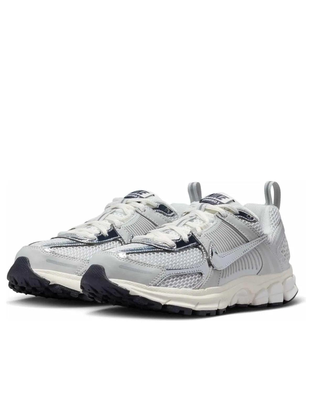 Кроссовки (GS) Nike Vomero 5 'Photon Dust Chrome' — изображение 4 из 6, серебряный
