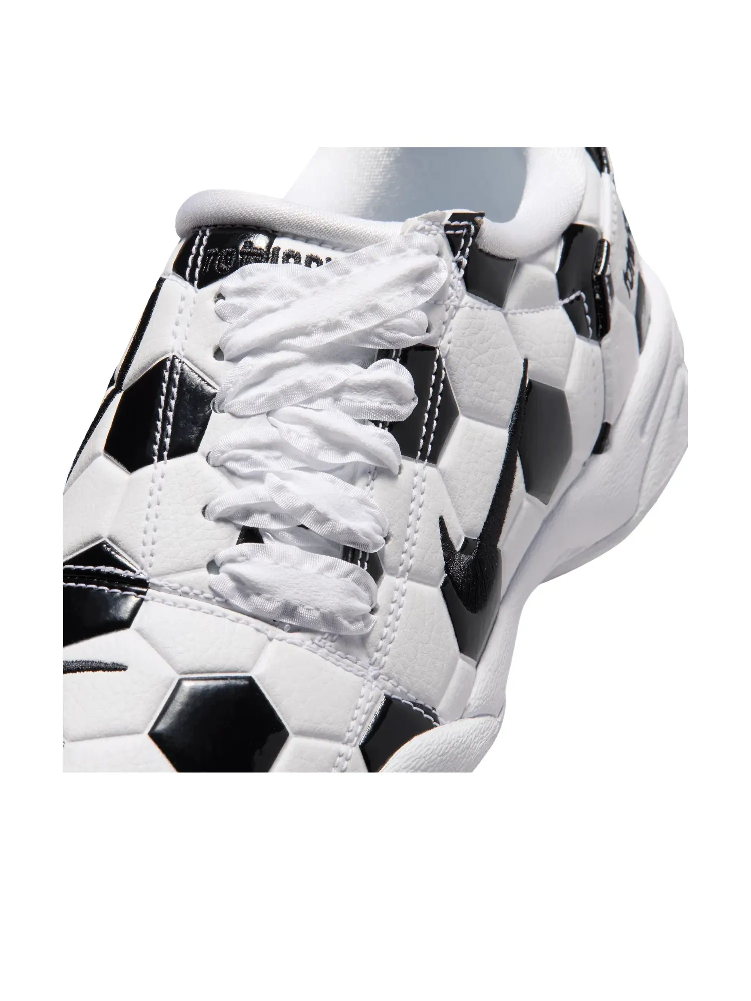 Женские кроссовки с кожаным верхом Nike Total 90 Soccer Ball - White Black — изображение 6 из 7, белый