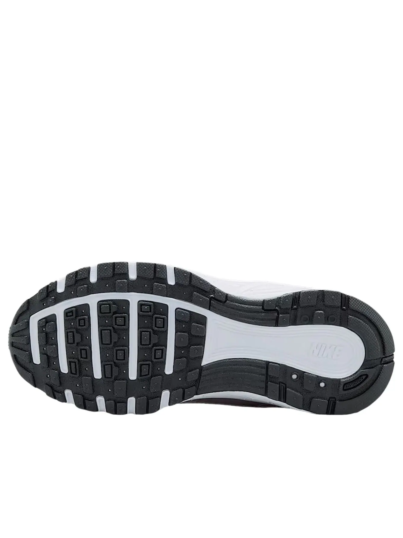 (PS) Nike P-6000 'Metallic Silver Cool Gray Fitness Red' — изображение 5 из 6