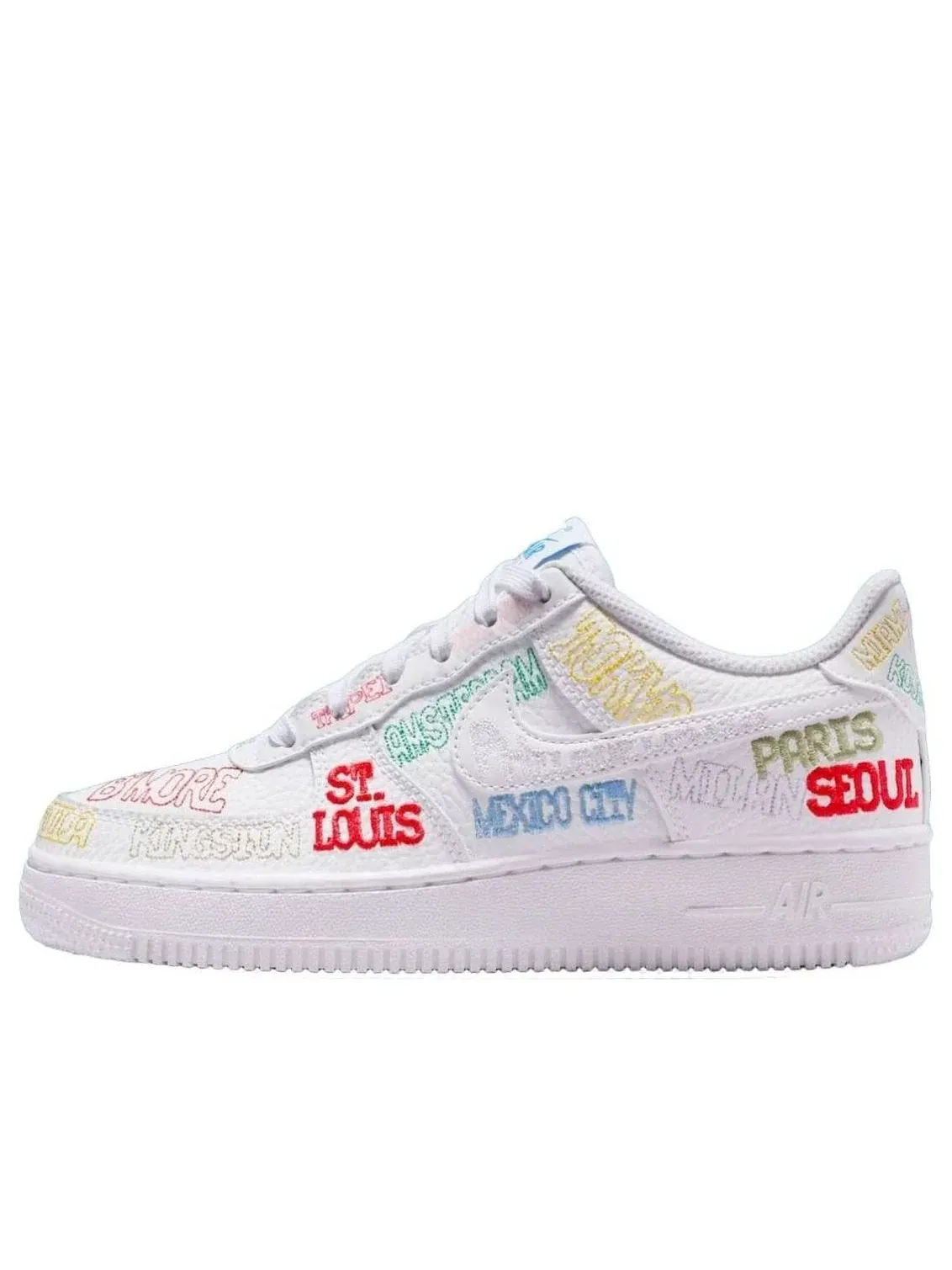 Кроссовки Nike Air Force 1 Low 'On Tour' IO9739-100 — изображение 1 из 6, белый