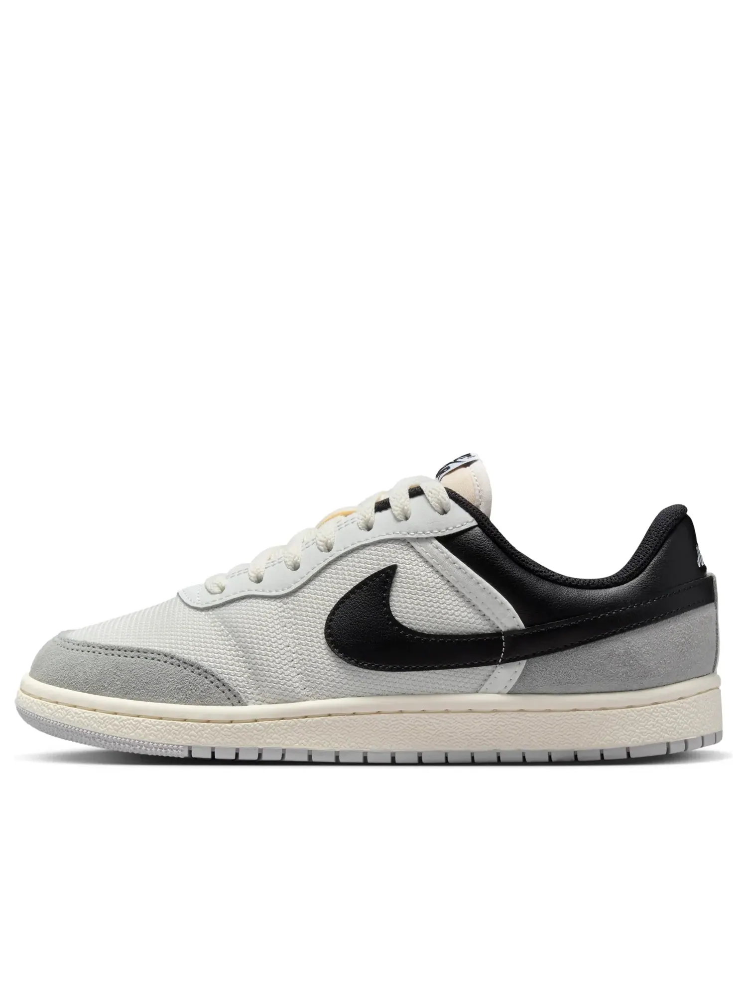 Кроссовки (WMNS) Air Jordan Skyline Low 'Summit White Black Smoke Grey' — изображение 1 из 6, серый
