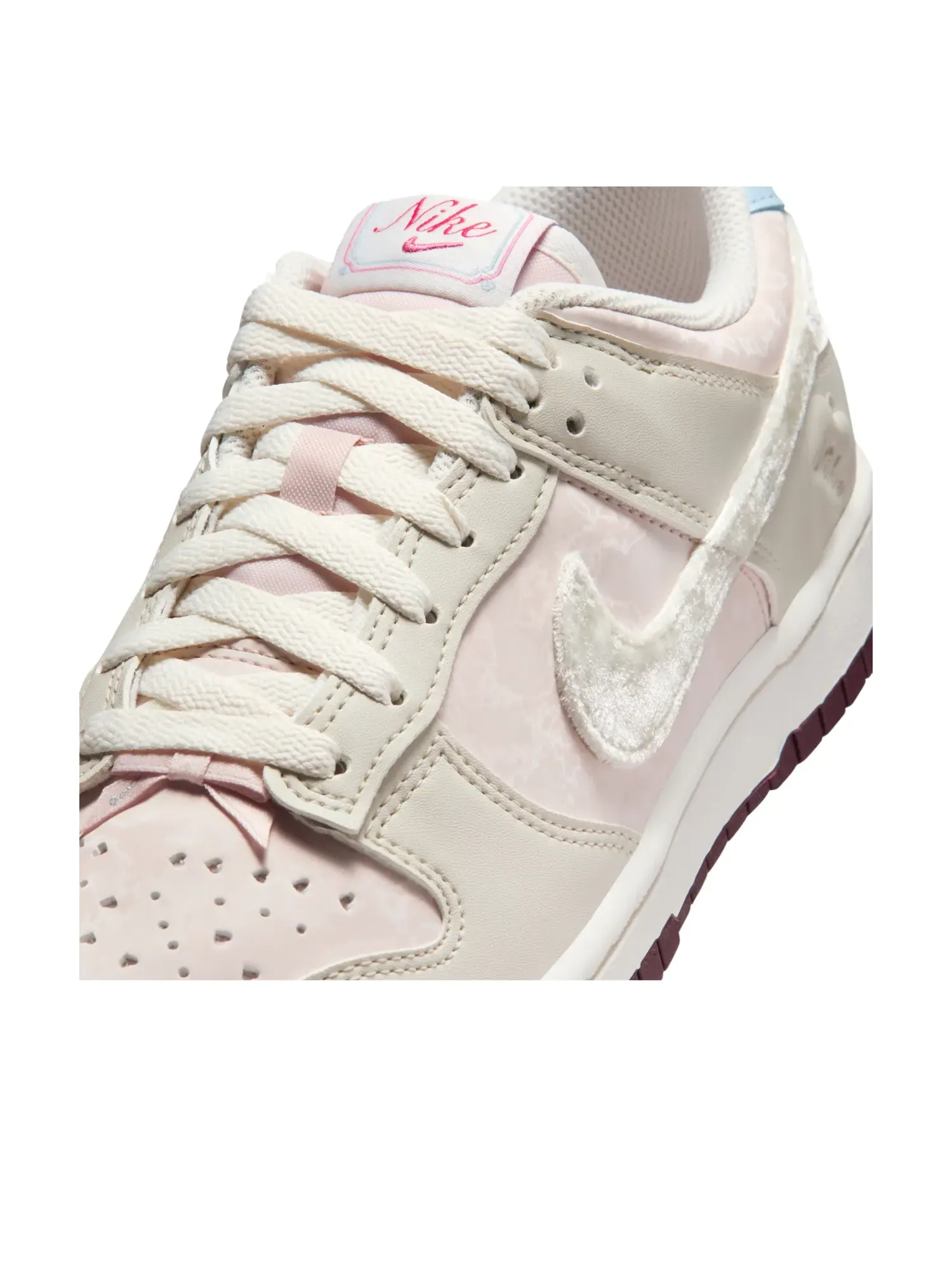 Кроссовки (WMNS) Nike Dunk Low 'Valentine’s Day' 2026 — изображение 5 из 6, розовый