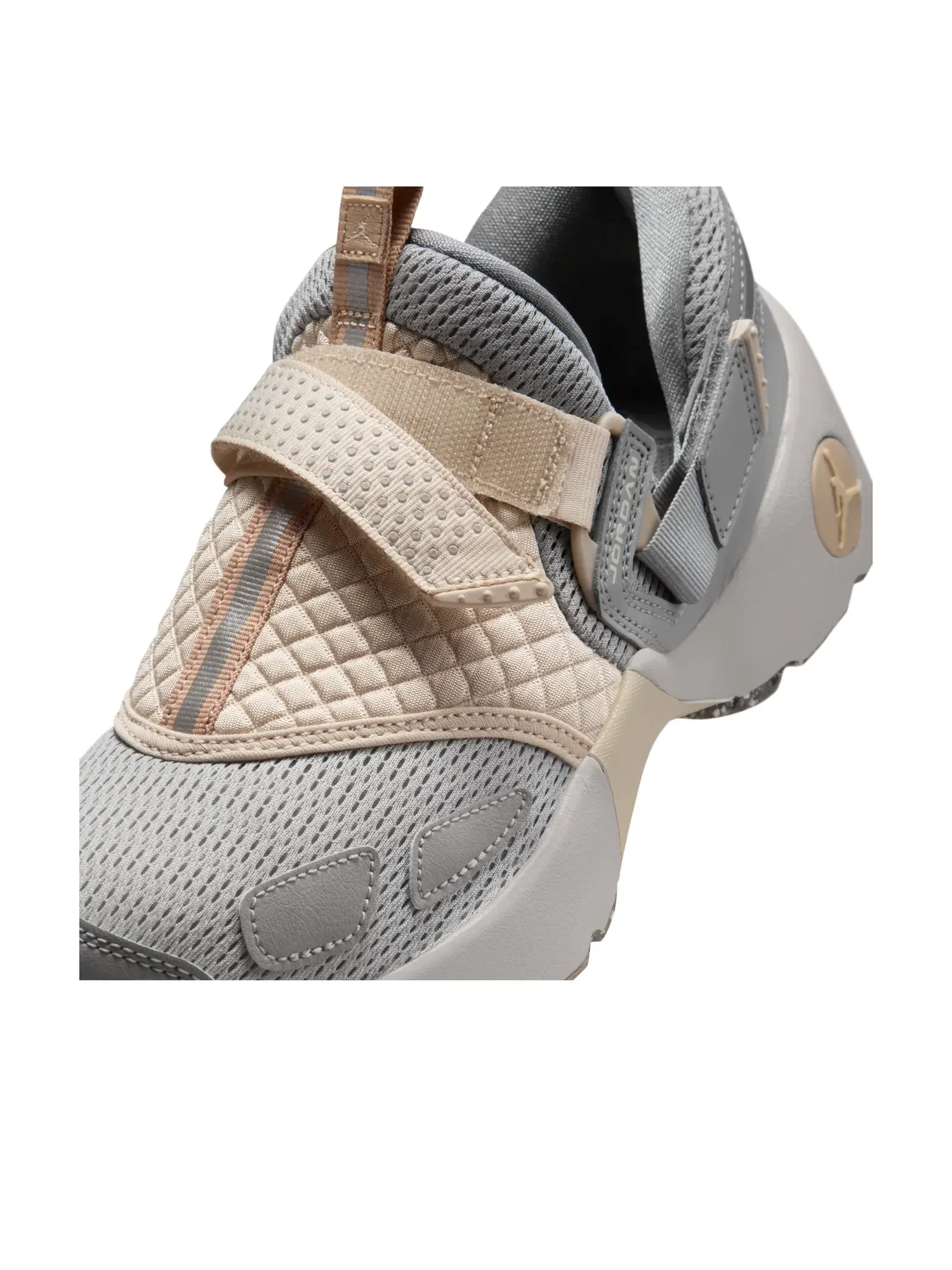 Женские кроссовки с низким верхом Air Jordan Trunner LX Light Iron Ore — изображение 5 из 6, серый