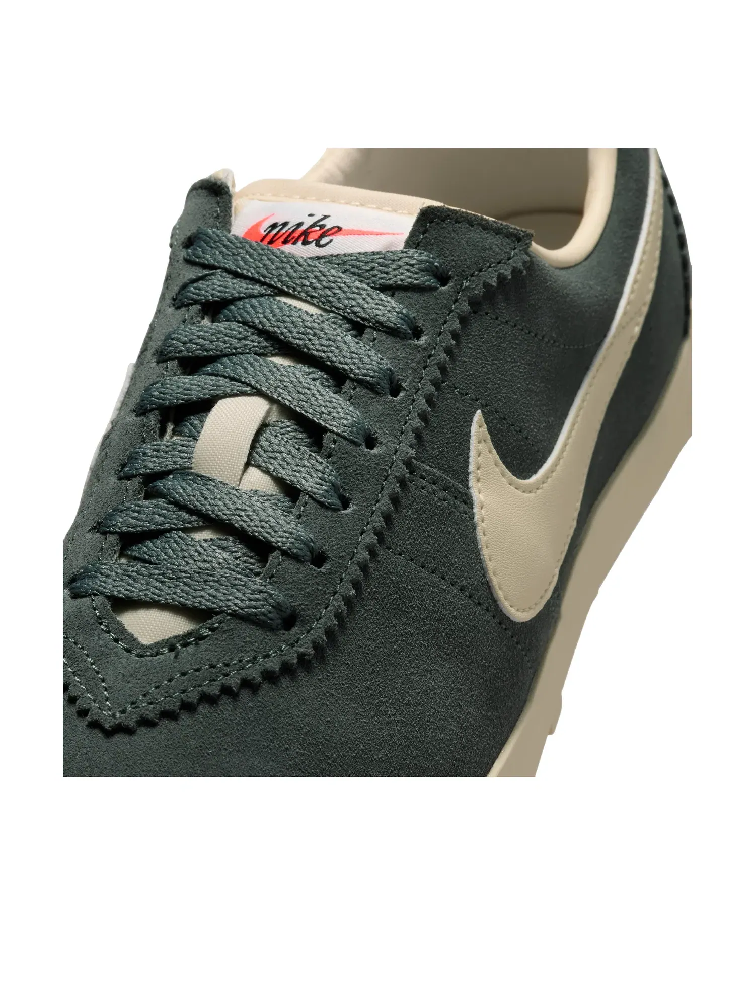 Женские кроссовки с замшевым верхом Nike Astro Grabber — изображение 5 из 6, зеленый